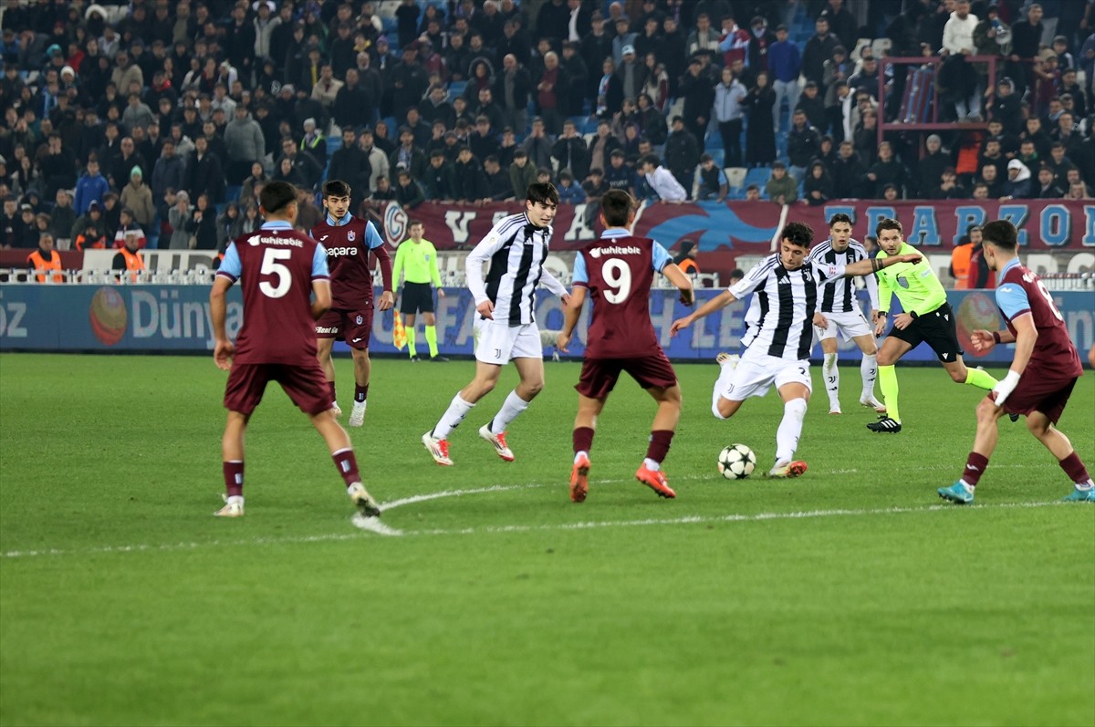 UEFA Gençlik Ligi son 32 turunda Trabzonspor, İtalya temsilcisi Juventus ile Papara Park’ta karşı...