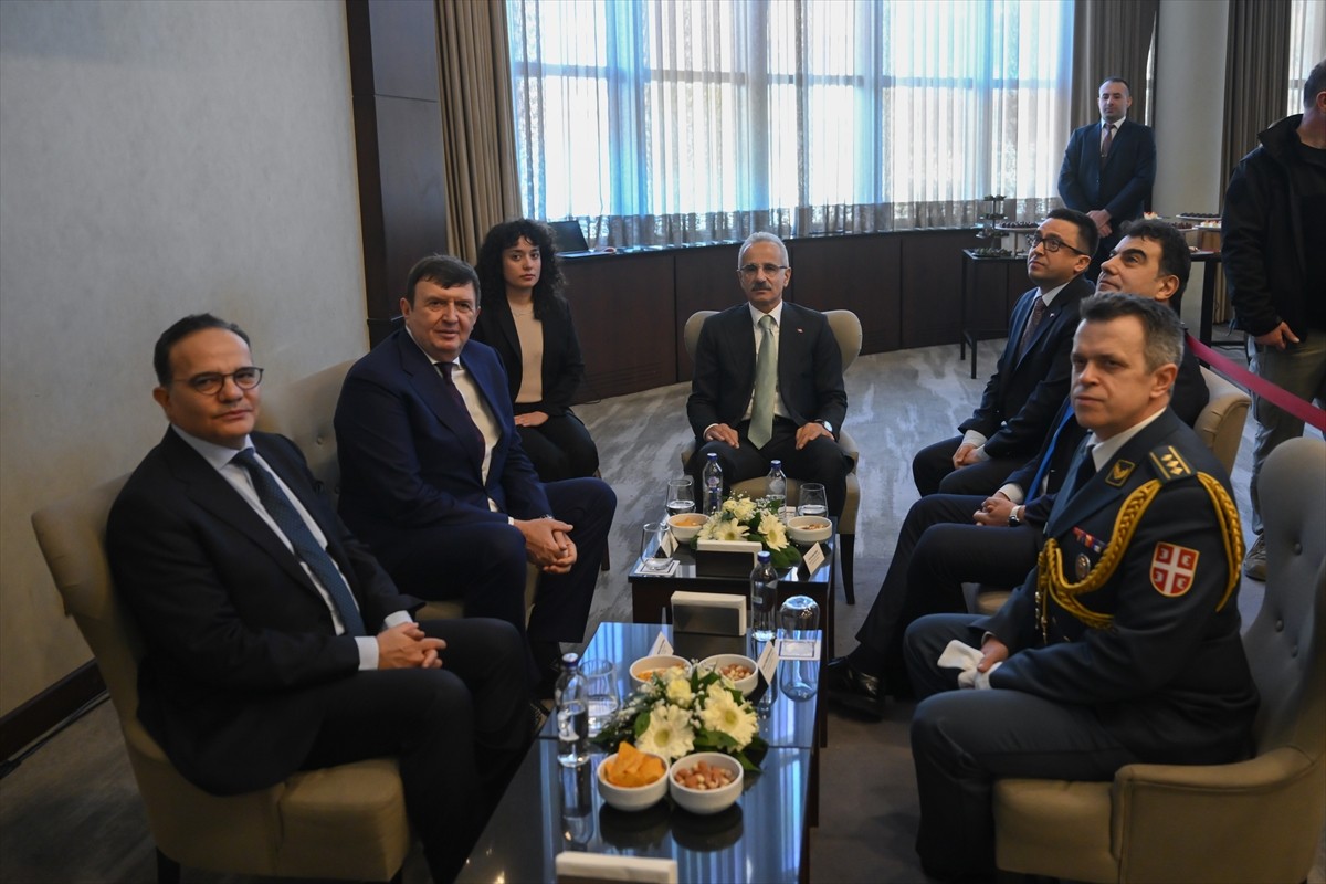 Ulaştırma ve Altyapı Bakanı Abdulkadir Uraloğlu, Sırbistan'ın Ankara Büyükelçiliğince başkentteki...