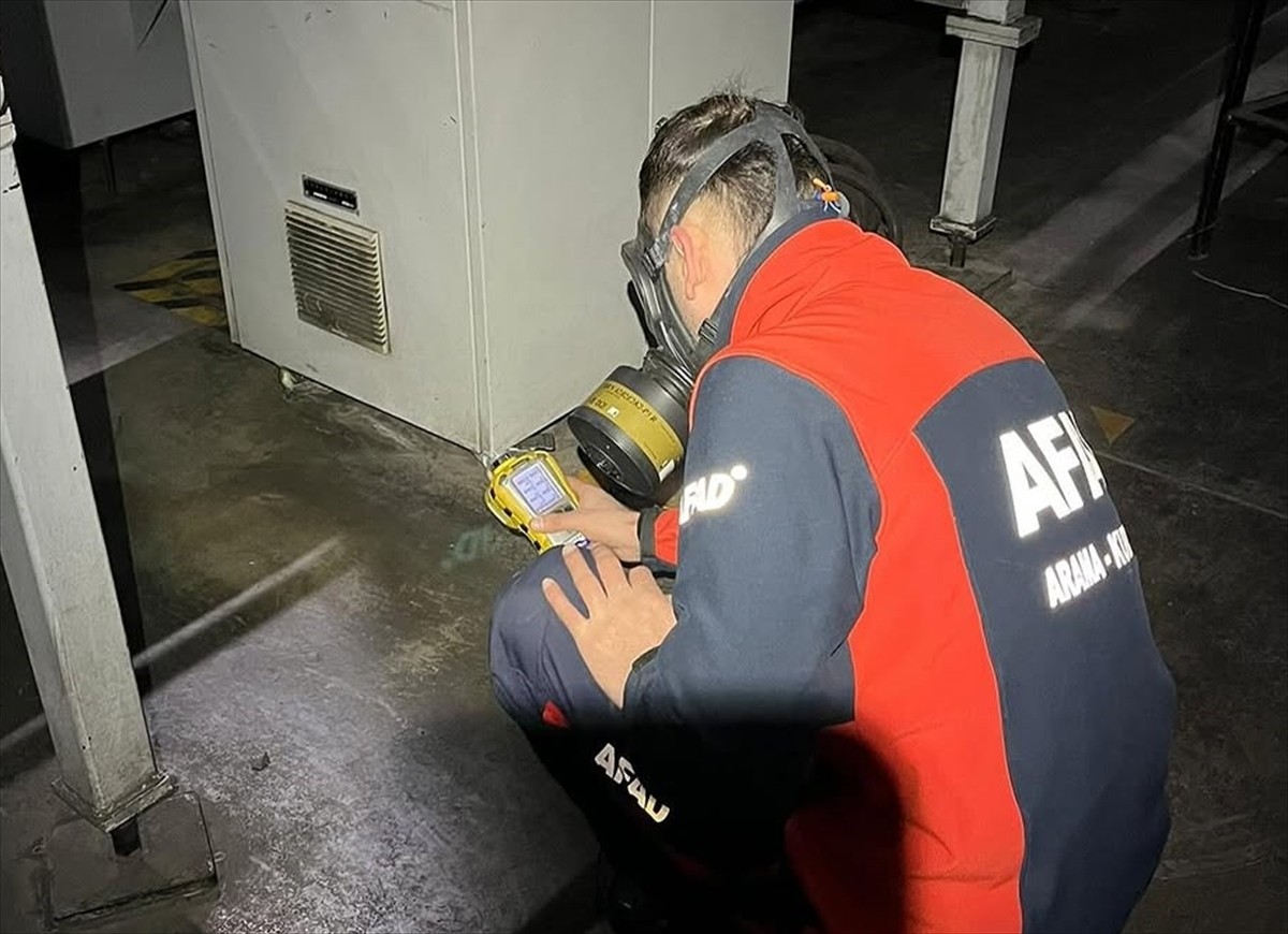 Uşak'ta tekstil fabrikasında çalışan 17 işçi karbonmonoksit zehirlenmesi şüphesiyle hastaneye...