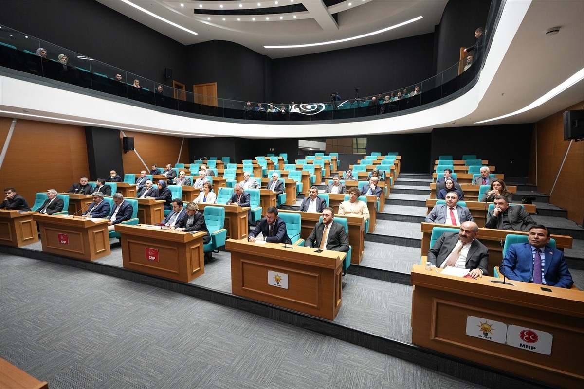 Üsküdar Belediye Meclisi Toplantısı, Meclis Başkanvekili Ali Aral'ın yönetiminde belediyenin...