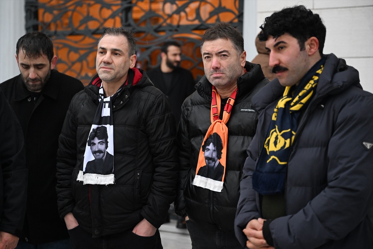 Usta sanatçı Ferdi Tayfur'un vefatının 40'ıncı gününde Levent Barbaros Hayrettin Paşa Camisi'nde...