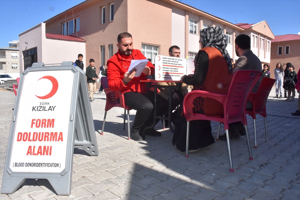 Van İl Milli Eğitim Müdürlüğü ve Türk Kızılayın yürüttüğü "Okulumda 'KANpanya Var" etkinliği...