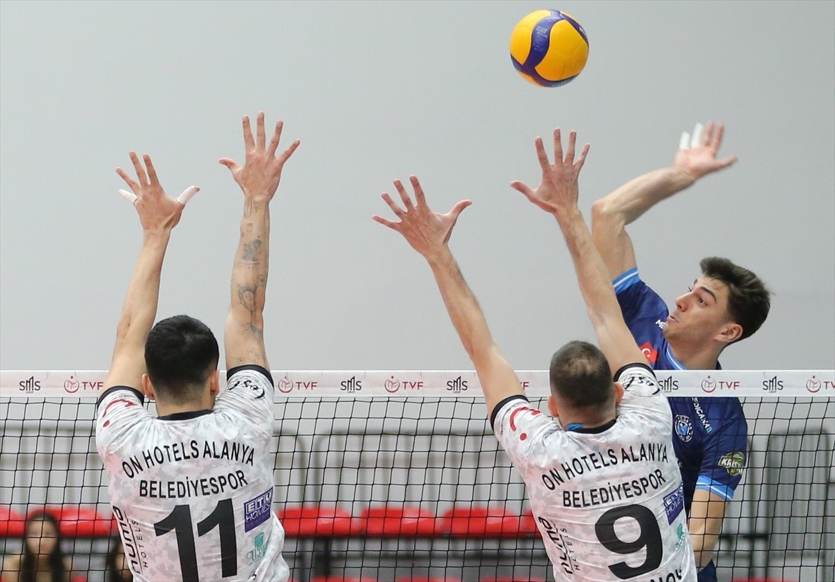 Voleybolda SMS Grup Efeler Ligi'nin 21. haftasında On Hotels Alanya Belediyespor, Arkas Spor ile...