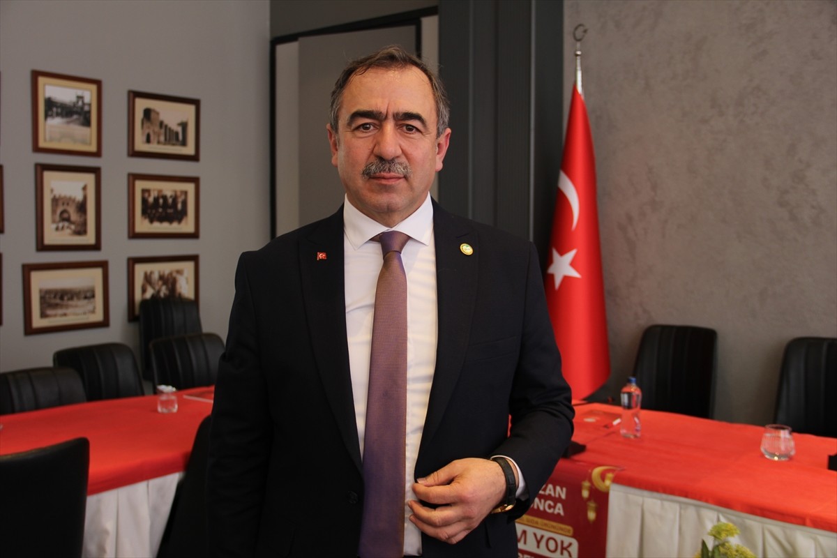 Yumurta Üreticileri Merkez Birliği (YUM-BİR) Başkanı İbrahim Afyon, Kayseri Ticaret Odası'nda...