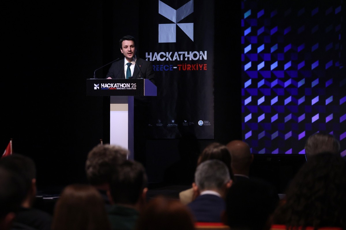 Yunanistan'ın başkenti Atina'da, Türk-Yunan öğrenci ve girişimcilerden oluşan 6 karma takımın...