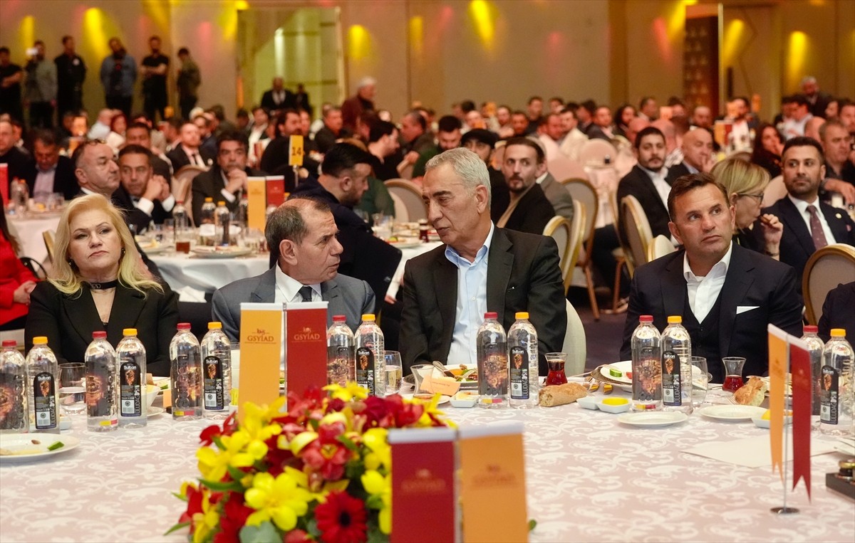 1905 Galatasaraylı Yönetici ve İş İnsanları Derneğinin (1905 GSYİAD) iftar yemeği Hotel Raffles...