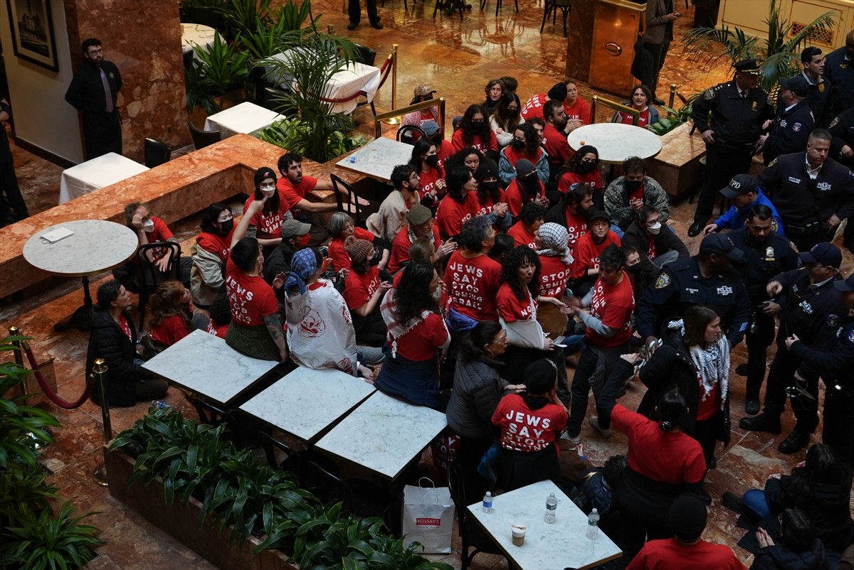 ABD'nin New York kentinde, "Barış İçin Yahudilerin Sesi (JVP)" isimli Yahudi sivil toplum örgütü...