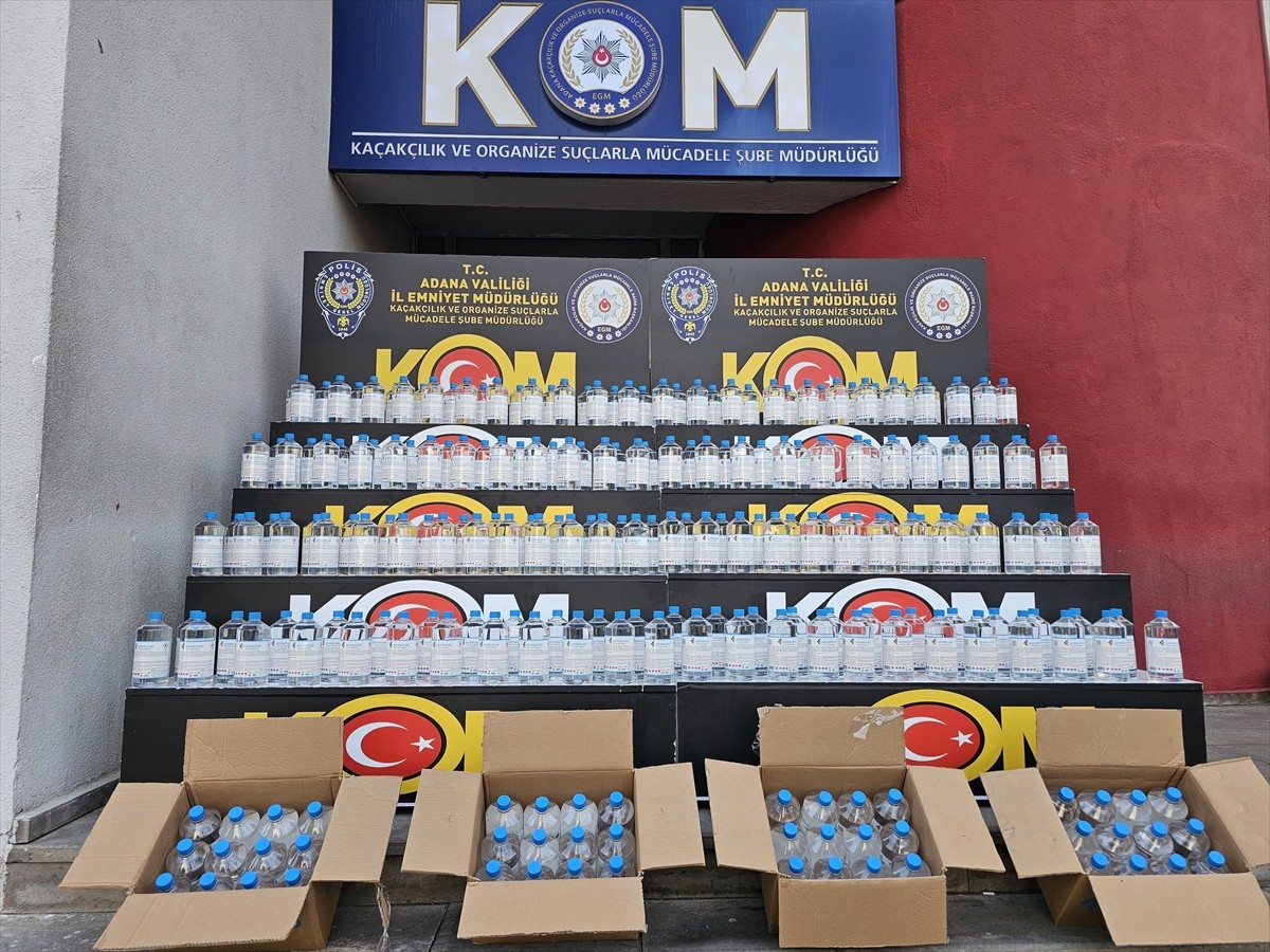 Adana'da 780 litre sahte içki ele geçirildi, 3 şüpheli gözaltına alındı.