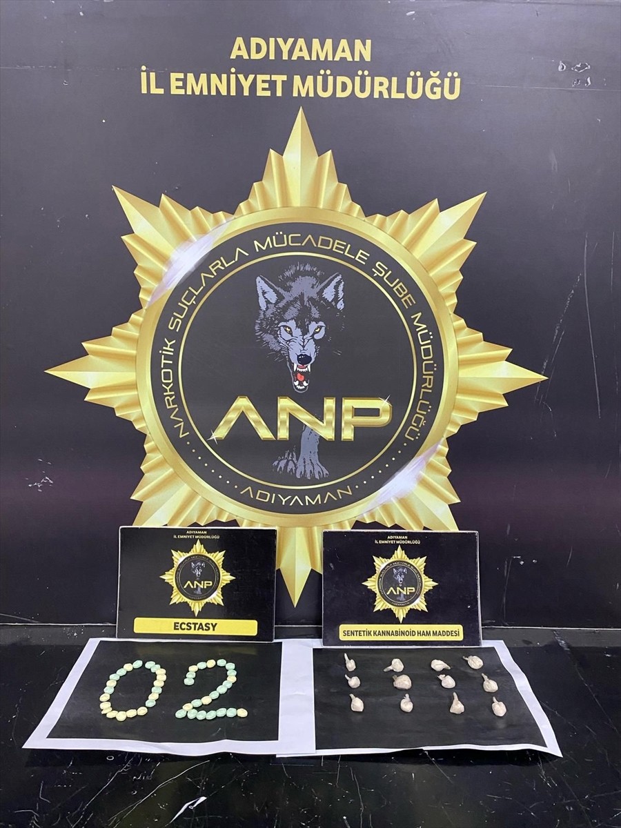  Adıyaman'da düzenlenen uyuşturucu operasyonunda gözaltına alınan 3 zanlı tutuklandı. Adreslerde...