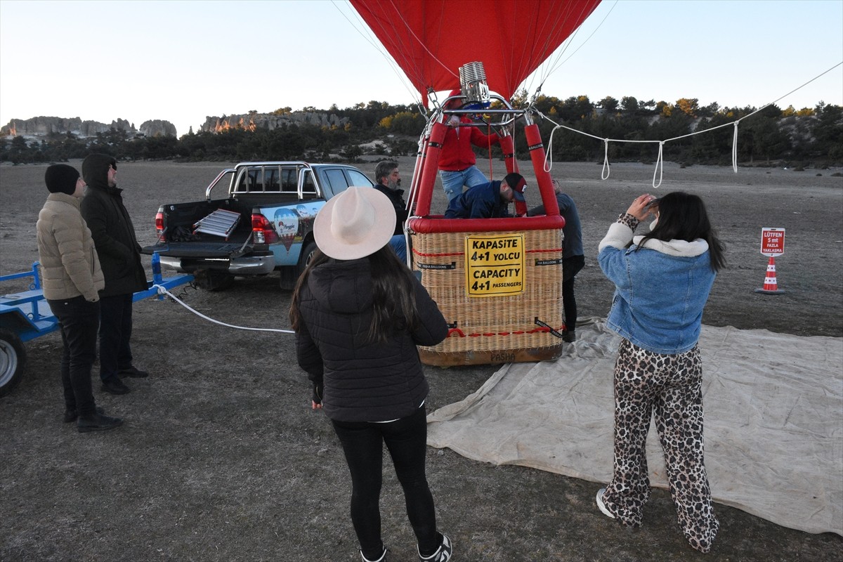 Afyonkarahisar'ın İhsaniye ilçesindeki tarihi Frig Vadisi'nde 2021'den bu yana yapılan sıcak hava...