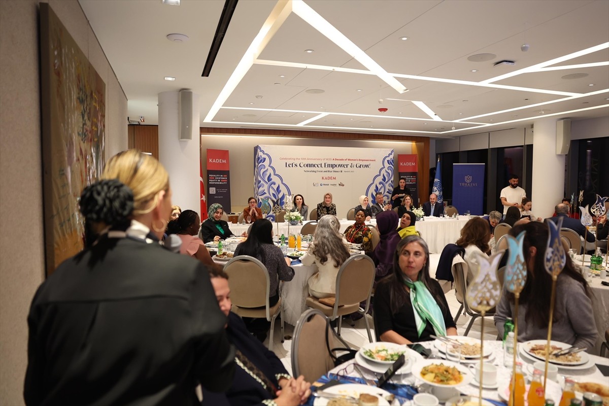 Aile ve Sosyal Hizmetler Bakanı Mahinur Özdemir Göktaş, Kadın ve Demokrasi Vakfı (KADEM)...