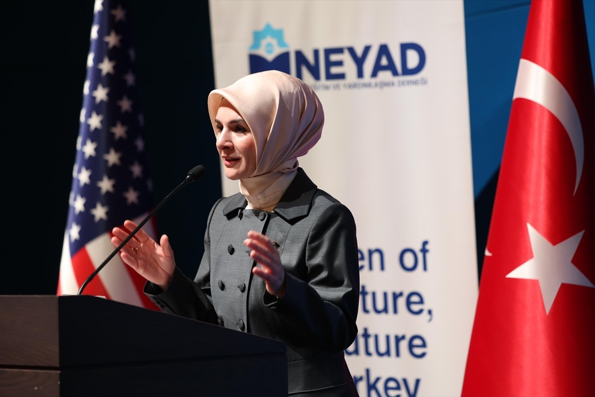 Aile ve Sosyal Hizmetler Bakanı Mahinur Özdemir Göktaş, Nil Eğitim ve Yardımlaşma Derneği (NEYAD)...