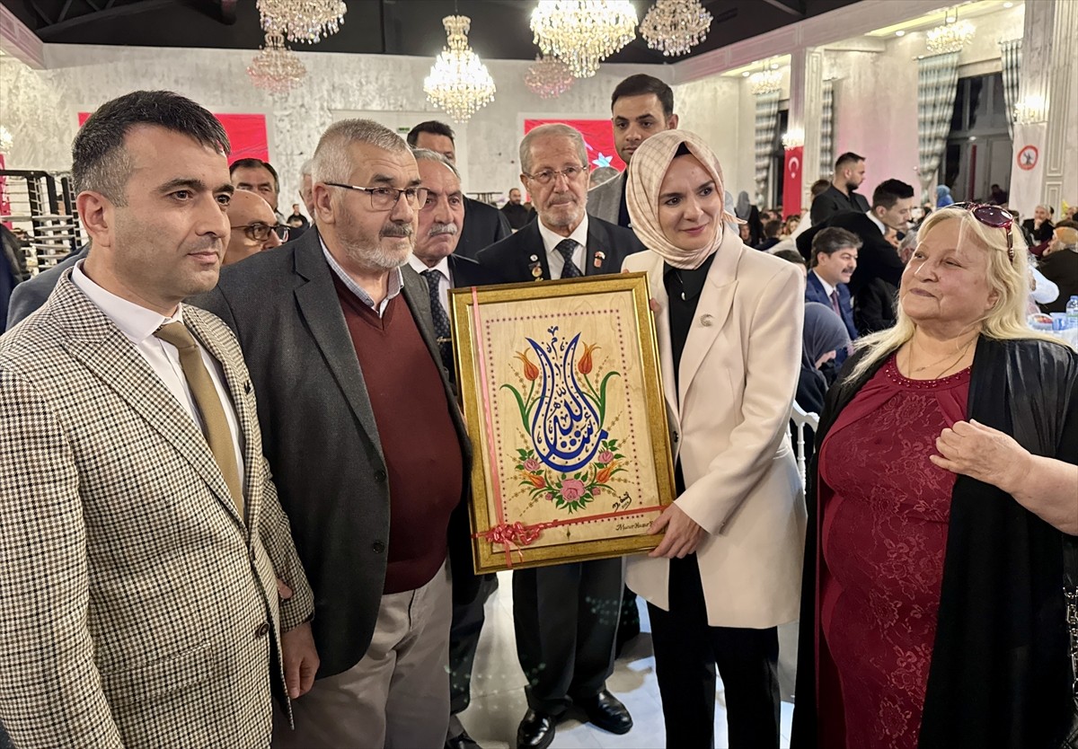 Aile ve Sosyal Hizmetler Bakanı Mahinur Özdemir Göktaş (ortada), Kırşehir'de bir otelde şehit...