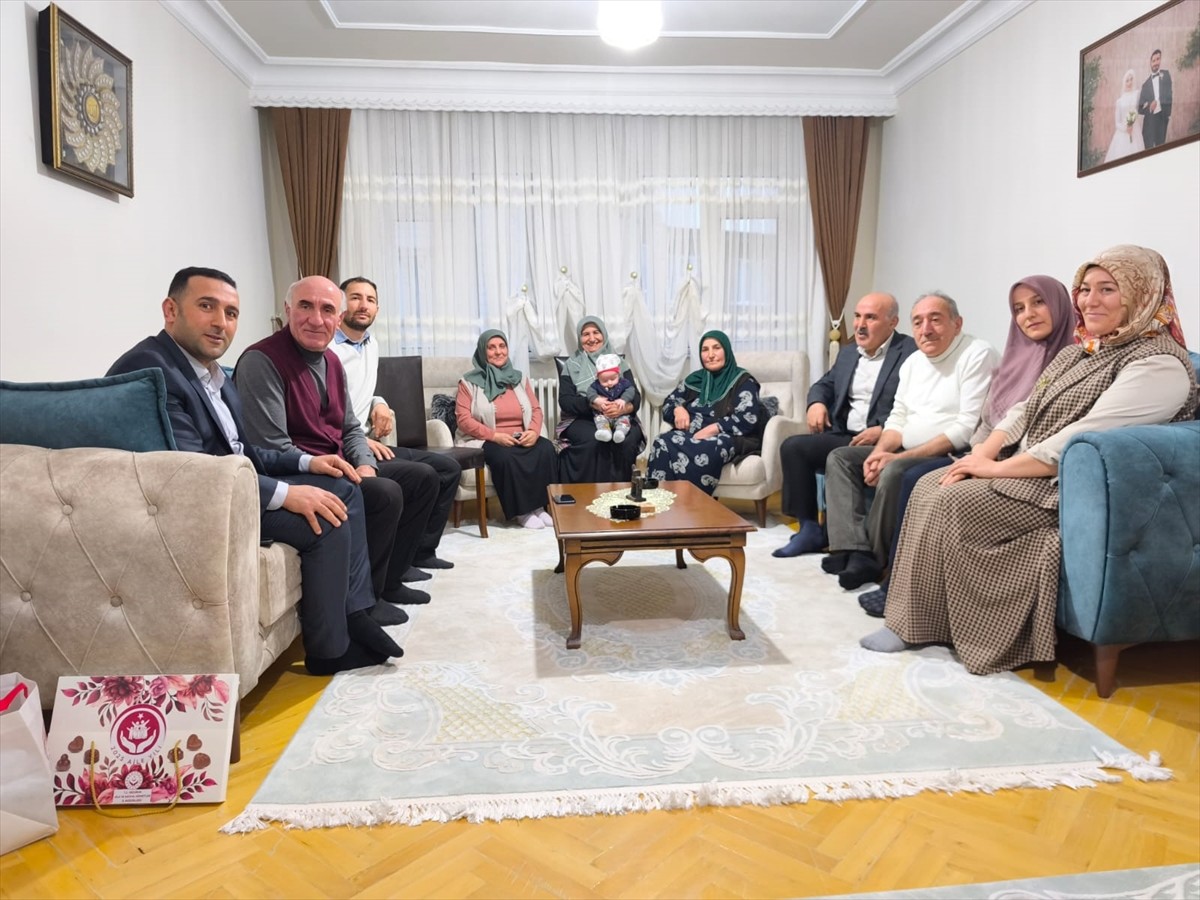 Aile ve Sosyal Hizmetler Bakanlığı yetkilileri, ülke genelinde 4 kuşak bir arada yaşayan 81...
