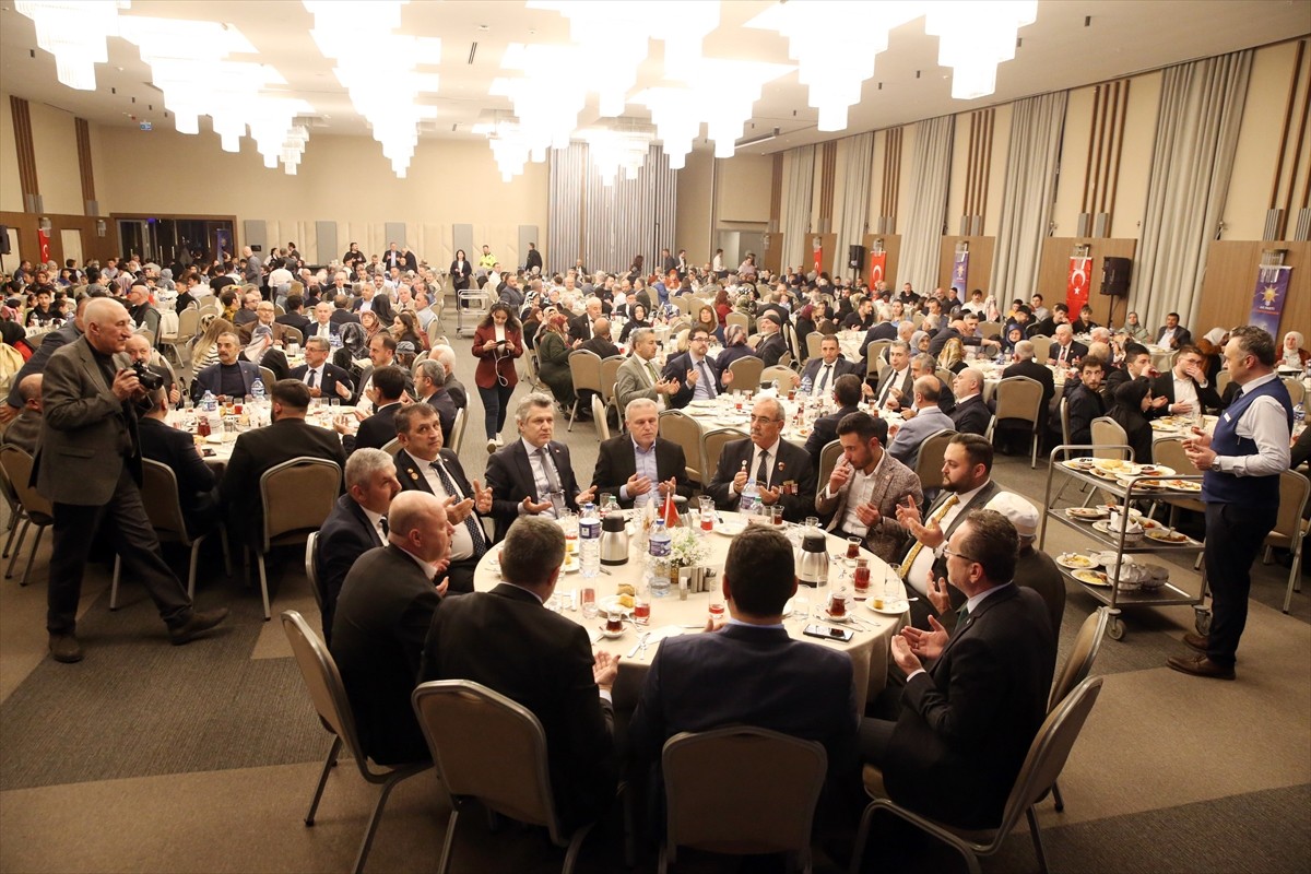 AK Parti Genel Başkan Yardımcısı ve Seçim İşleri Başkanı Ali İhsan Yavuz, kentteki bir otelde...