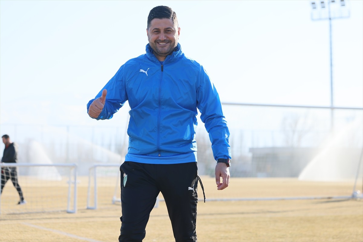 Alagöz Holding Iğdır FK, Trendyol 1. Lig'in 29. haftasında sahasında Kızılkaya Tarım Şanlıurfaspor...