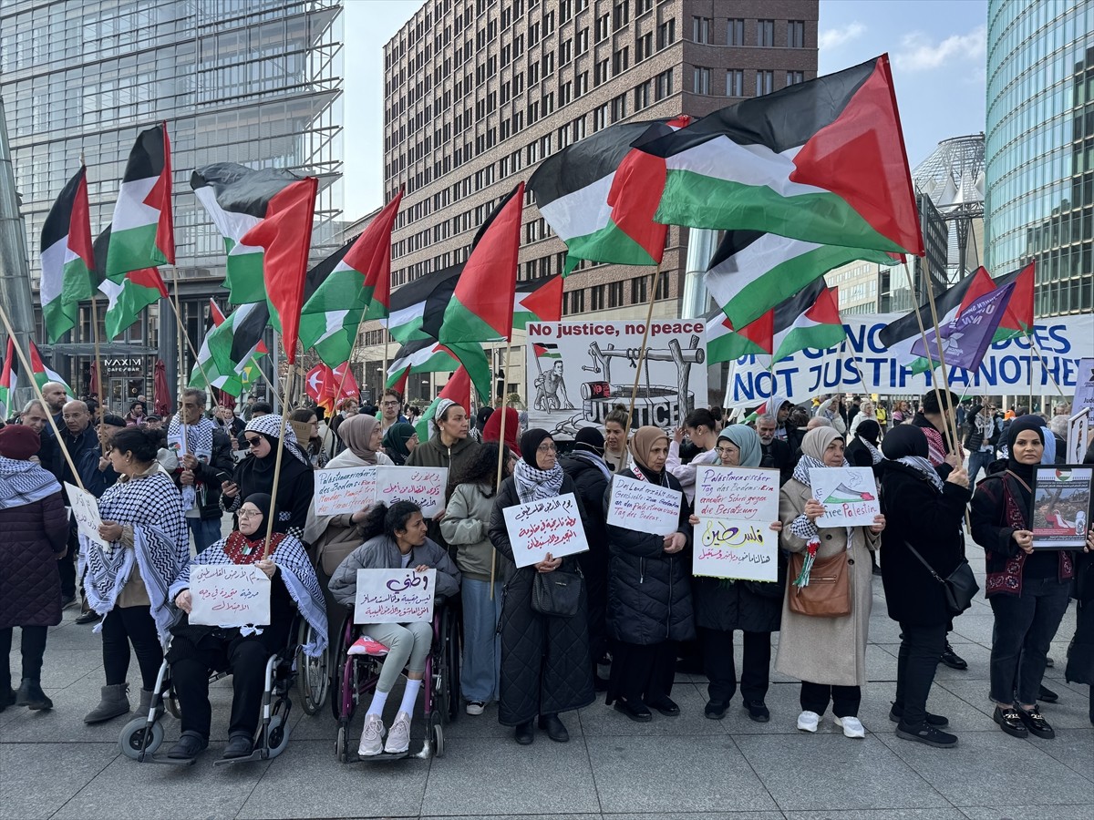Almanya'nın başkenti Berlin'de, Filistin'e destek gösterisi yapıldı. Berlin'deki Filistin...