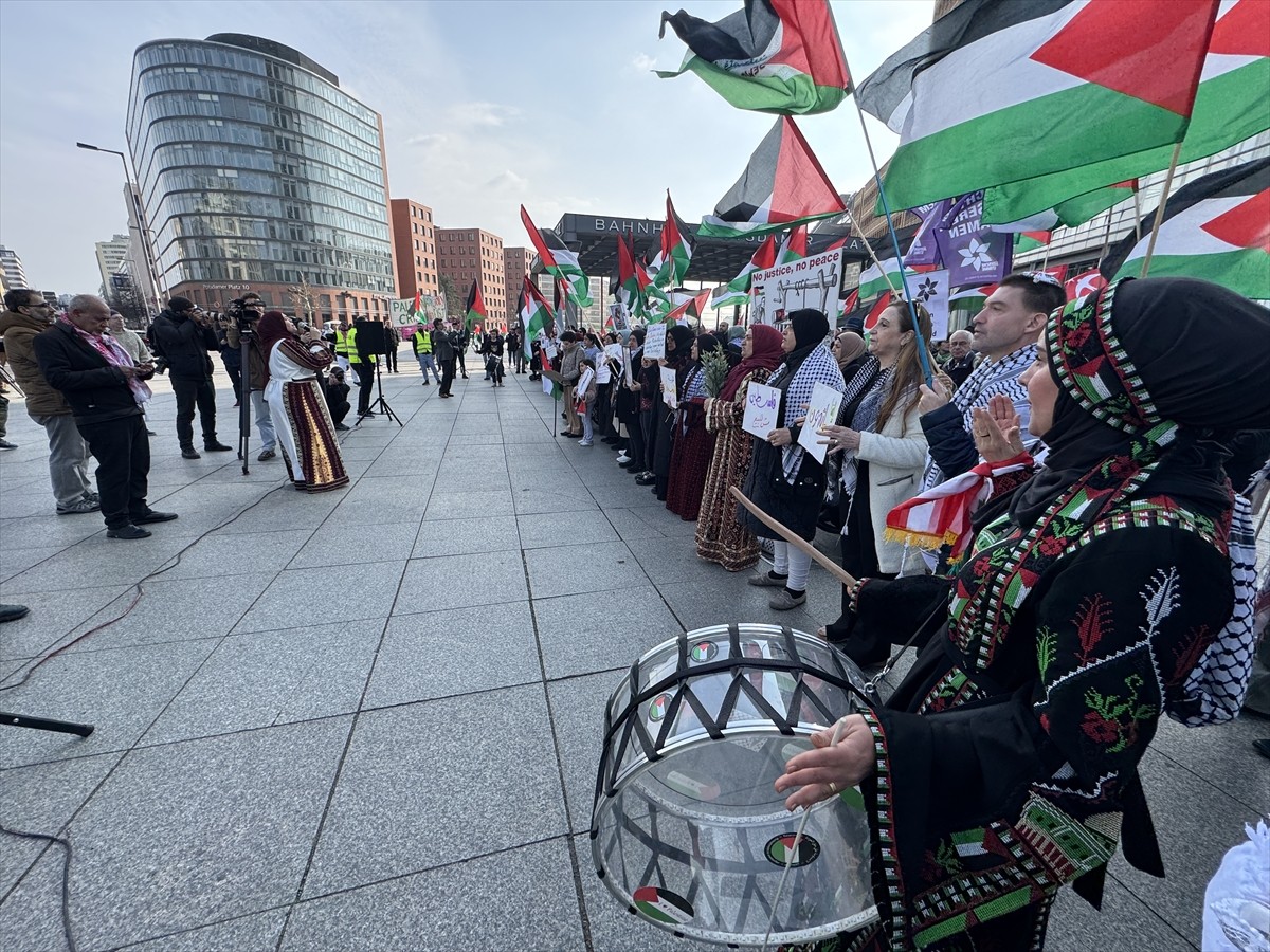 Almanya'nın başkenti Berlin'de, Filistin'e destek gösterisi yapıldı. Berlin'deki Filistin...