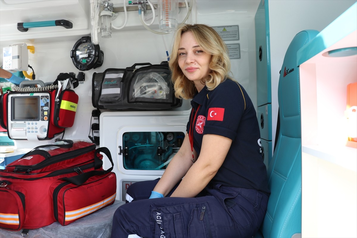 Amasya'da kesintisiz hizmet sunan acil sağlık hizmetlerindeki çalışanlar, Ramazan Bayramı'nda da...