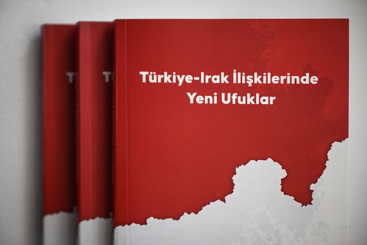 Anadolu Ajansının (AA) deneyim ve vizyonunu yayıncılıkta birleştirdiği yeni markası AA Kitap...