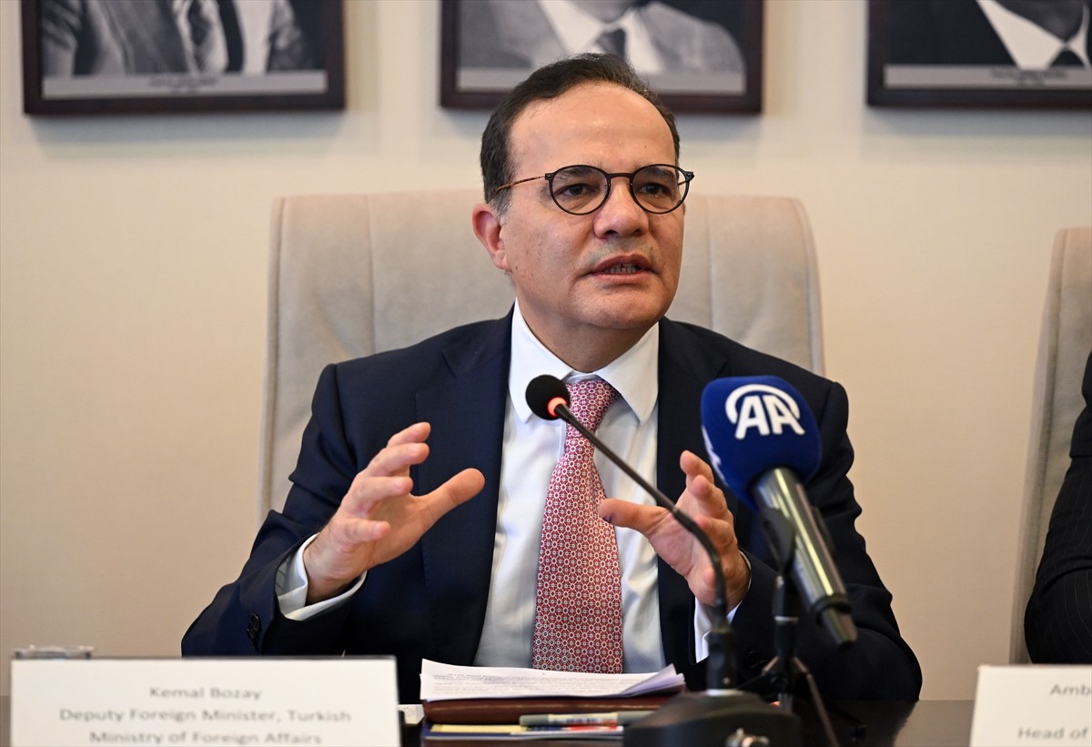 Ankara Üniversitesi (AÜ) Avrupa Toplulukları Araştırma ve Uygulama Merkezi (ATAUM) ile Polonya'nın...