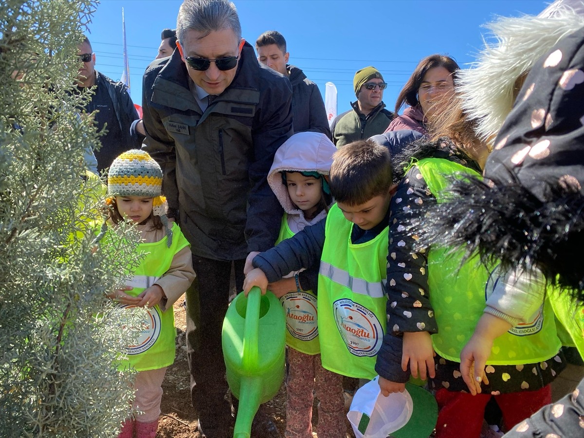 Antalya'da 21 Mart Dünya Ormancılık Günü ve Orman Haftası dolayısıyla fidan dikim etkinlikleri...