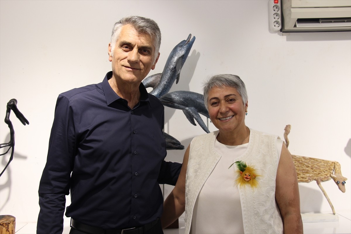 Antalya'da "Çevreye Dost Heykeller" sergisi sanatseverlerle buluşturuldu. Kağıt hamuru sanatçısı...