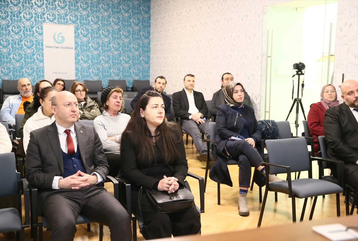 Avusturya'daki Viyana Yunus Emre Enstitüsü (YEE) tarafından "Çok Dilli Çocuk Yetiştirmeye Bilimsel...