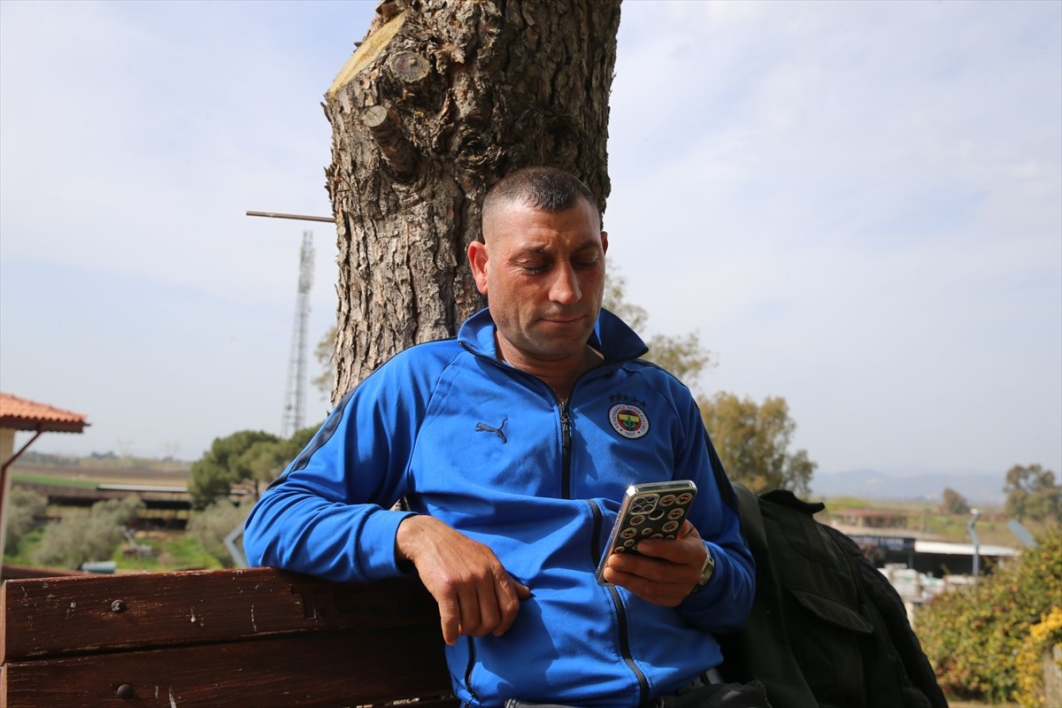 Aydın'ın Karacasu Kalemler Mahallesi'nde yaşayan Fenerbahçe taraftarı Şeref Bahçe, gönülden...