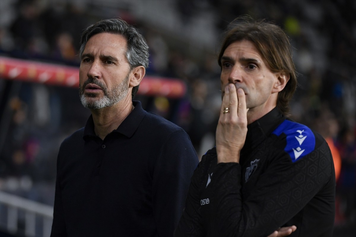 Barcelona, kulüp doktoru Carles Minarro Garcia'nın ani vefatı üzerine Osasuna ile bu akşam...