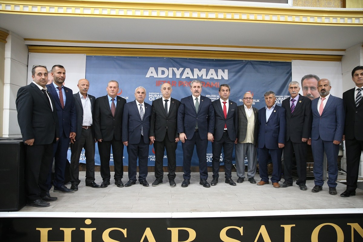 BBP Genel Başkanı Mustafa Destici, çeşitli temaslarda bulunmak üzere geldiği Adıyaman'da bir düğün...