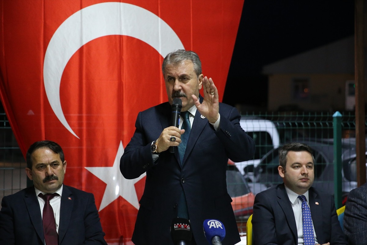 BBP Genel Başkanı Mustafa Destici, Eskişehir'in Günyüzü ilçesinde belediye tarafından kültür...