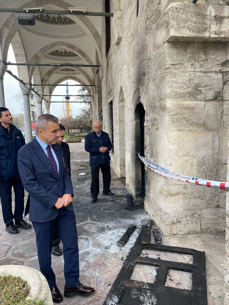 Beyoğlu’nda, tarihi Molla Çelebi Camii'nde çıkan yangın itfaiye ekiplerince söndürüldü. Beyoğlu...