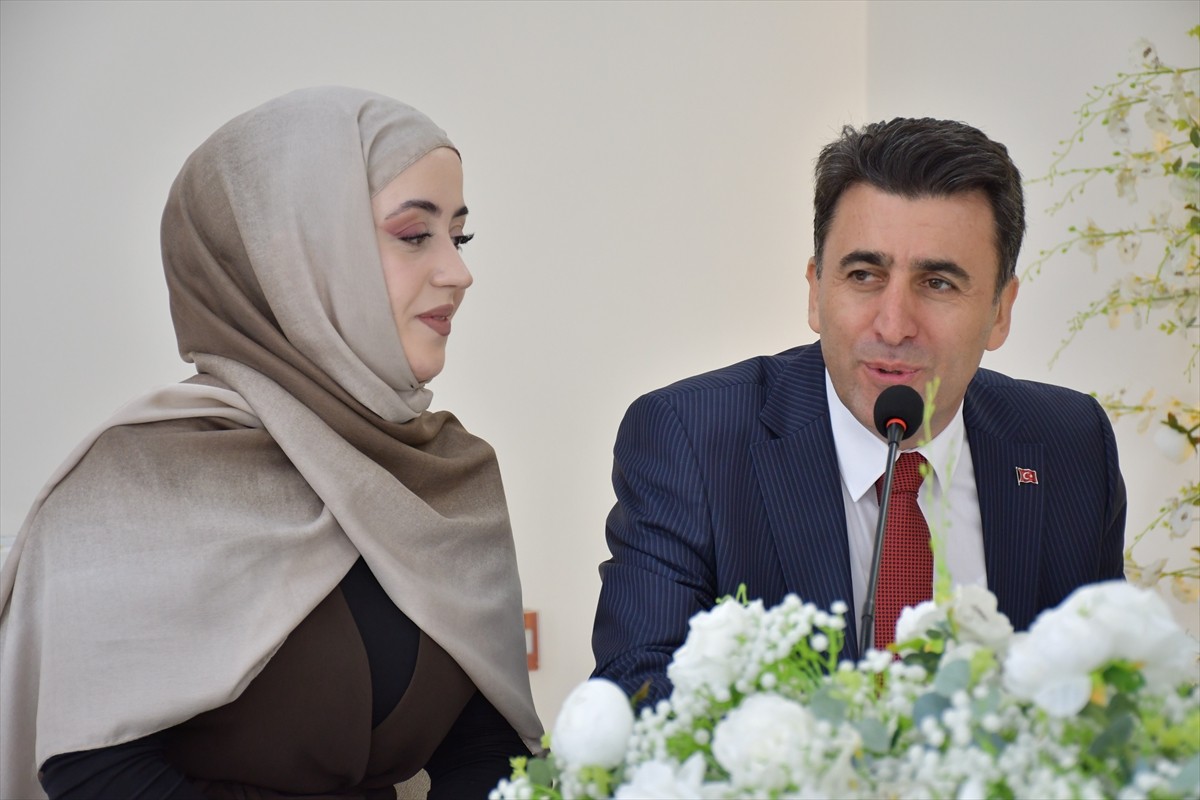 Bilecik'in Bozüyük ilçesinde, 2025 Aile Yılı kapsamında "Evlenecek Gençlerin Desteklenmesi...