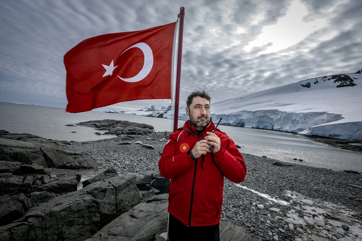 Bu yıl 9. su düzenlenen Antarktika Bilim Seferi, Cumhurbaşkanlığı himayelerinde, Sanayi ve...