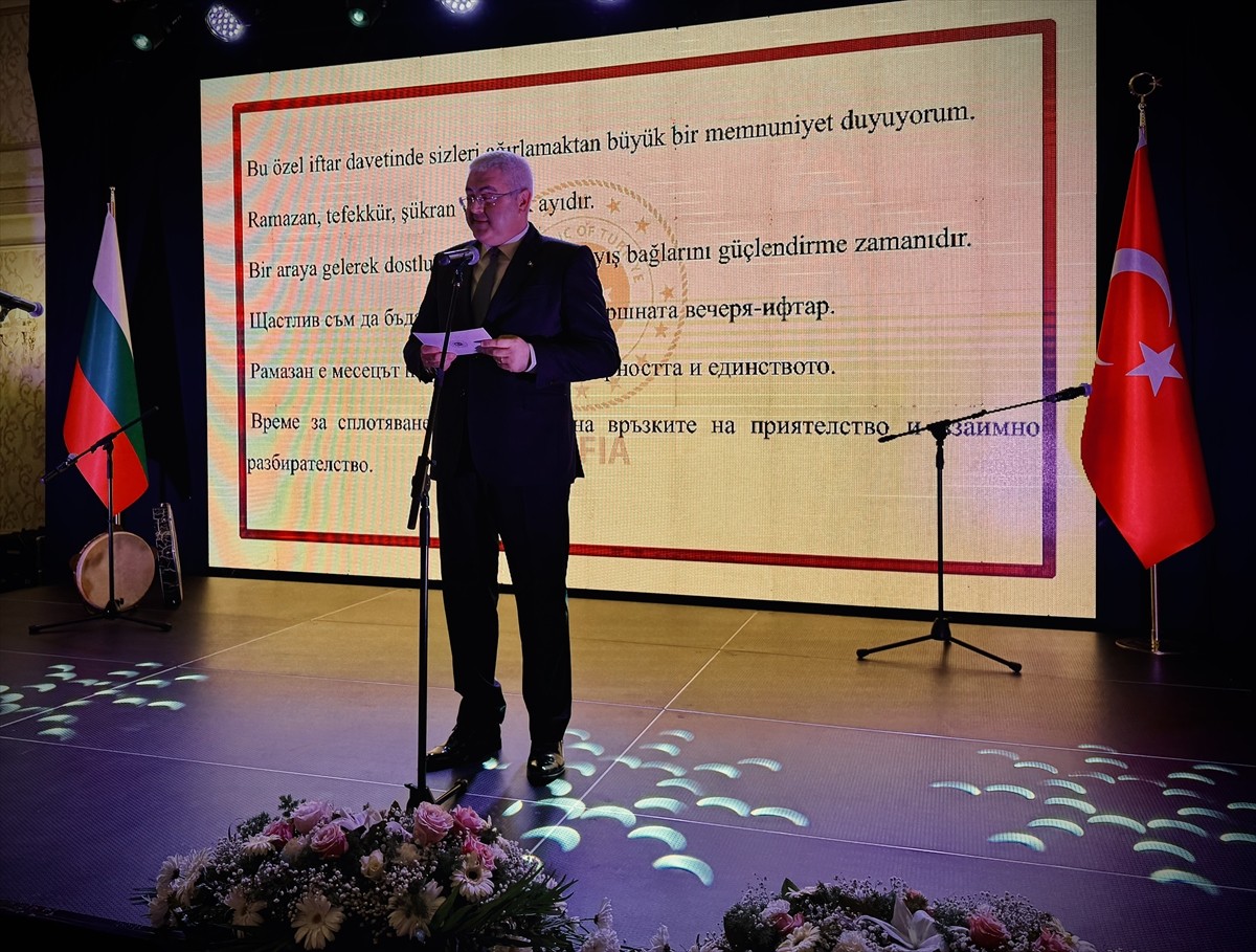 Bulgaristan'da Türkiye'nin Sofya Büyükelçiliği tarafından iftar programı düzenlendi. Türkiye'nin...