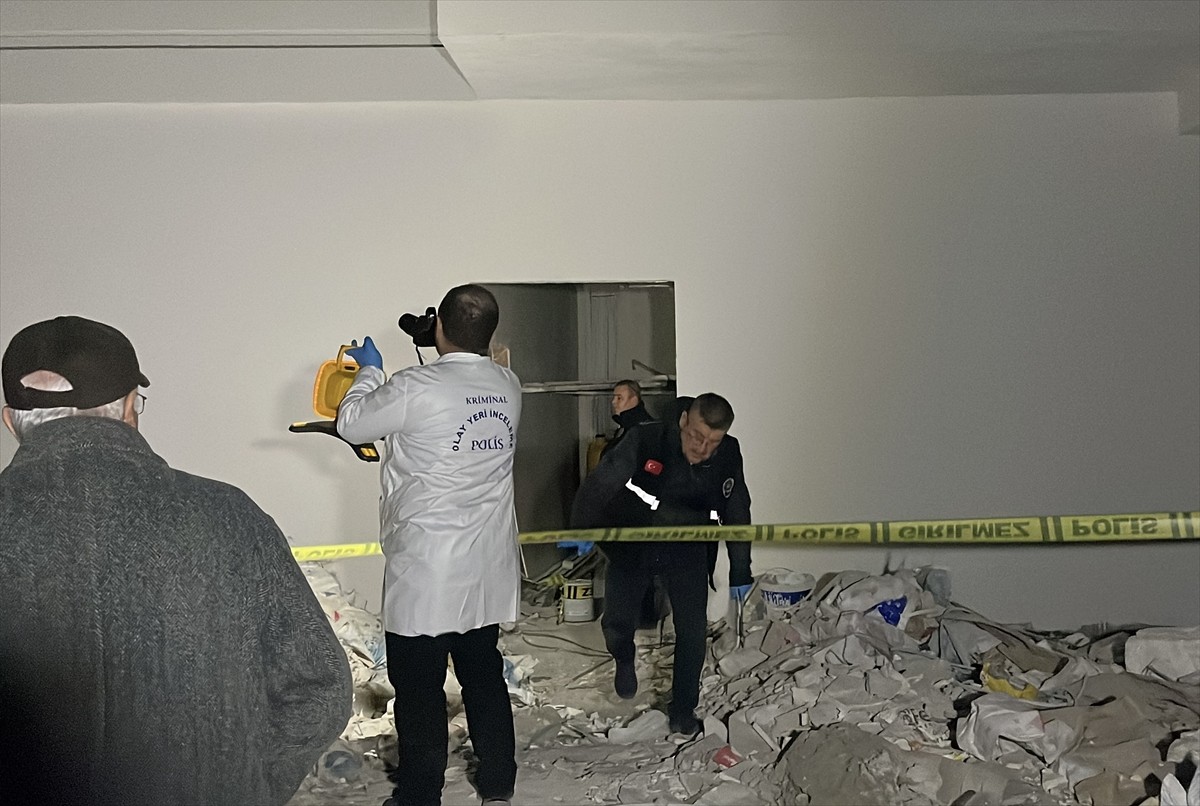 Burdur'da inşaat halindeki binanın asansör boşluğuna düşen kadın yaşamını yitirdi.