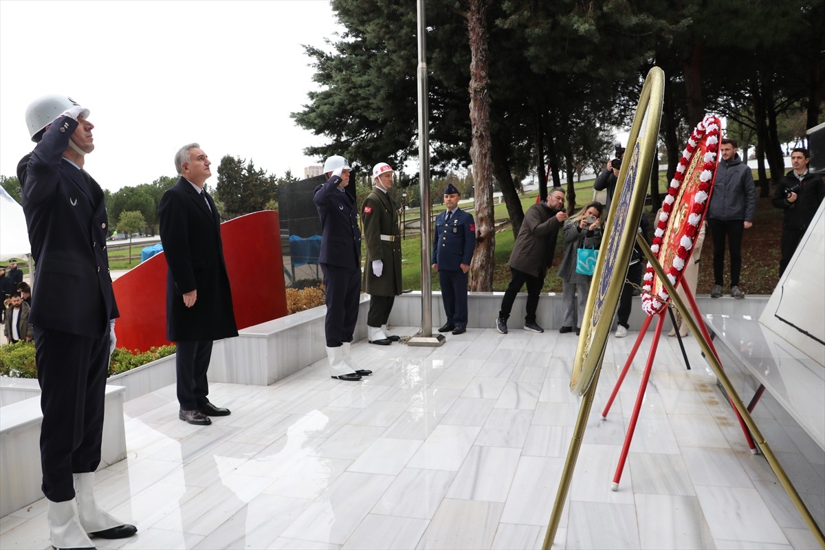 Bursa'da 18 Mart Şehitleri Anma Günü ve Çanakkale Deniz Zaferi'nin 110. yıl dönümü dolayısıyla...