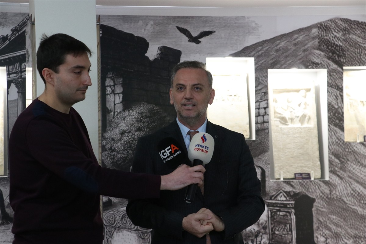 Bursa'da Cumhuriyet'in 102'nci yılından ilhamla adlandırılan "100+2 Süreli Müze Sergileri Projesi"...
