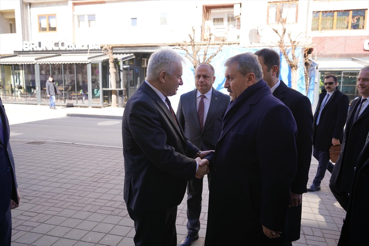 Büyük Birlik Partisi (BBP) Genel Başkanı Mustafa Destici (sağda), Karadağ'da Rojaye Belediyesine...