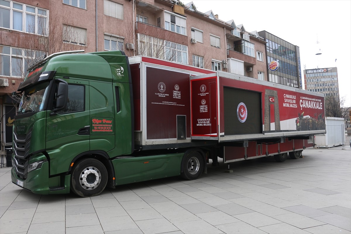 Çanakkale Savaşları'ndan kalma objelerin yer aldığı ve dijital gösterilerin sunulduğu "Çanakkale...