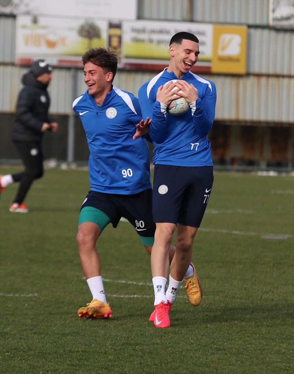 Çaykur Rizespor, Trendyol Süper Lig'in 27. haftasında deplasmanda Onvo Antalyaspor ile yapacağı...