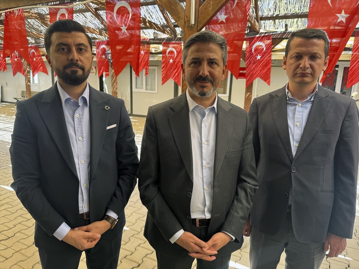 Çeşitli temaslarda bulunmak üzere Adıyaman'a giden Çalışma ve Sosyal Güvenlik Bakan Yardımcısı...