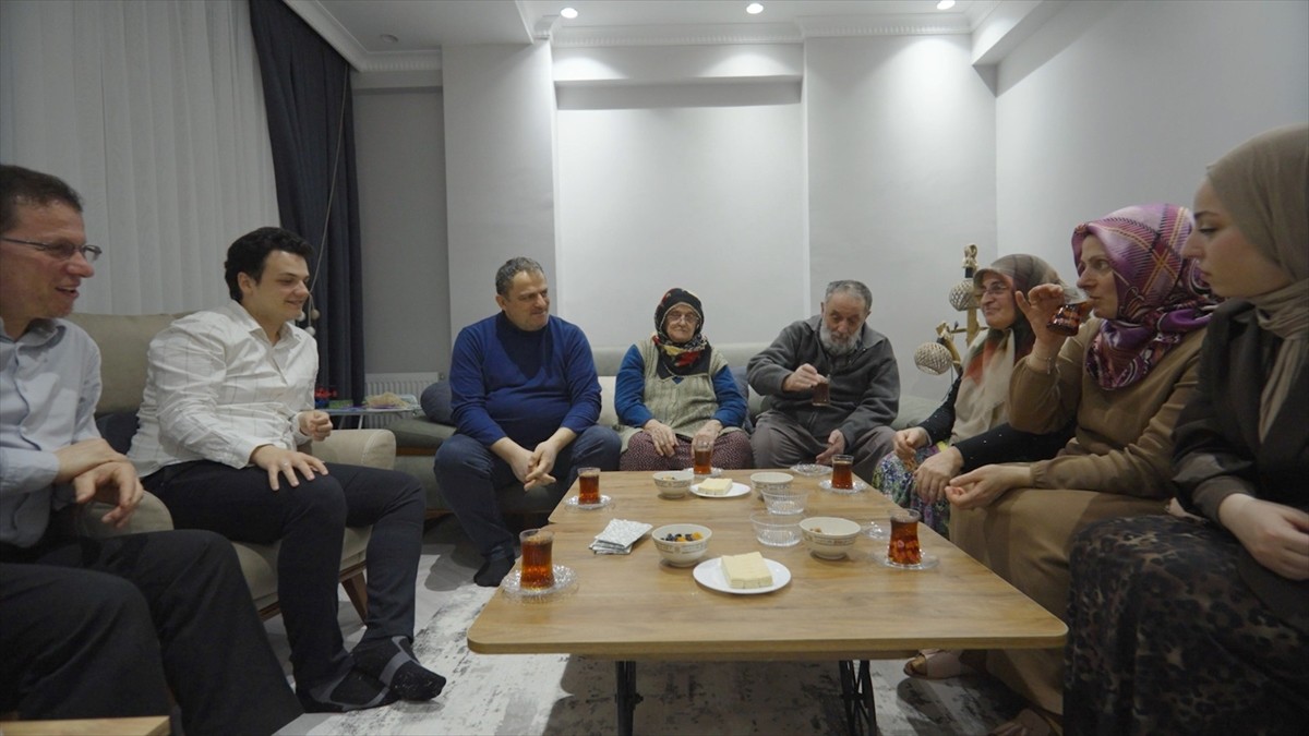 Çevre, Şehircilik ve İklim Değişikliği Bakanı Murat Kurum, İstanbul Sultangazi'de Yarısı Bizden...