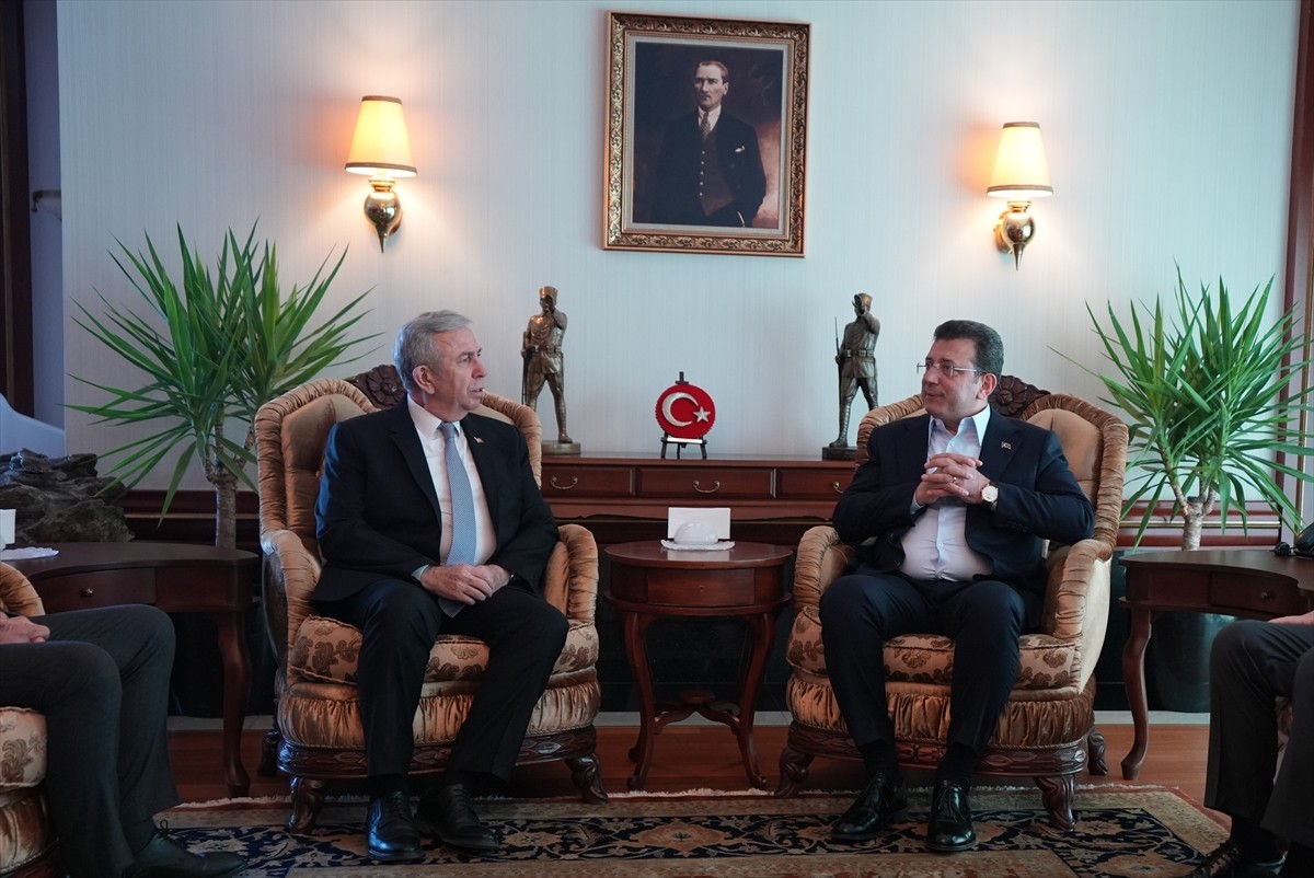 CHP'nin cumhurbaşkanı adayını belirlemek için 23 Mart'ta yapacağı ön seçim öncesinde Ankara'ya...