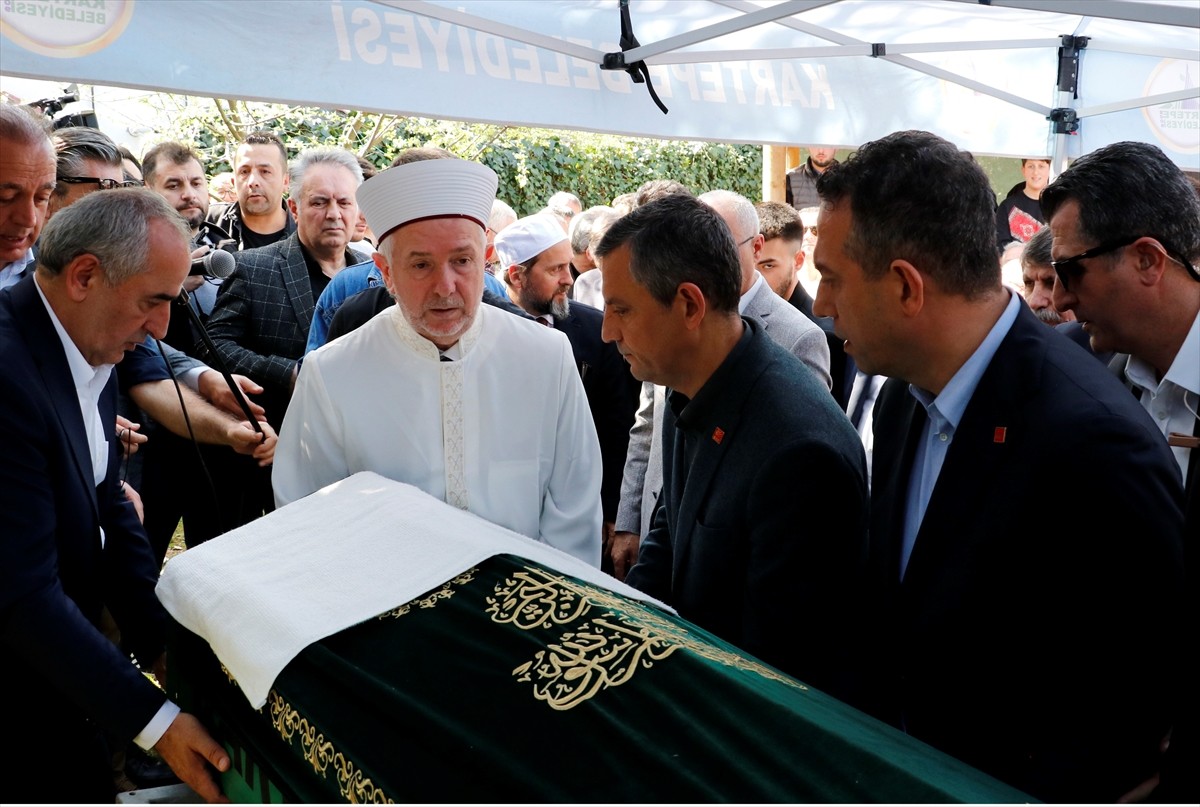 CHP Genel Başkanı Özgür Özel, eski TBMM Başkanvekili ve eski Kocaeli Milletvekili Haydar Akar'ın...