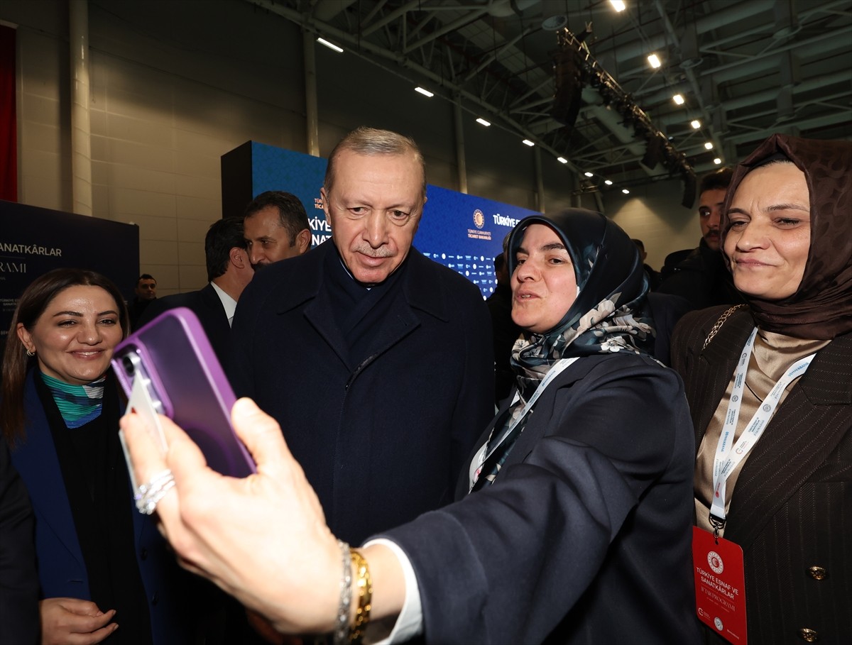 Cumhurbaşkanı Recep Tayyip Erdoğan, İstanbul'da Esnaf ve Sanatkarlar İftar Programı'nda...