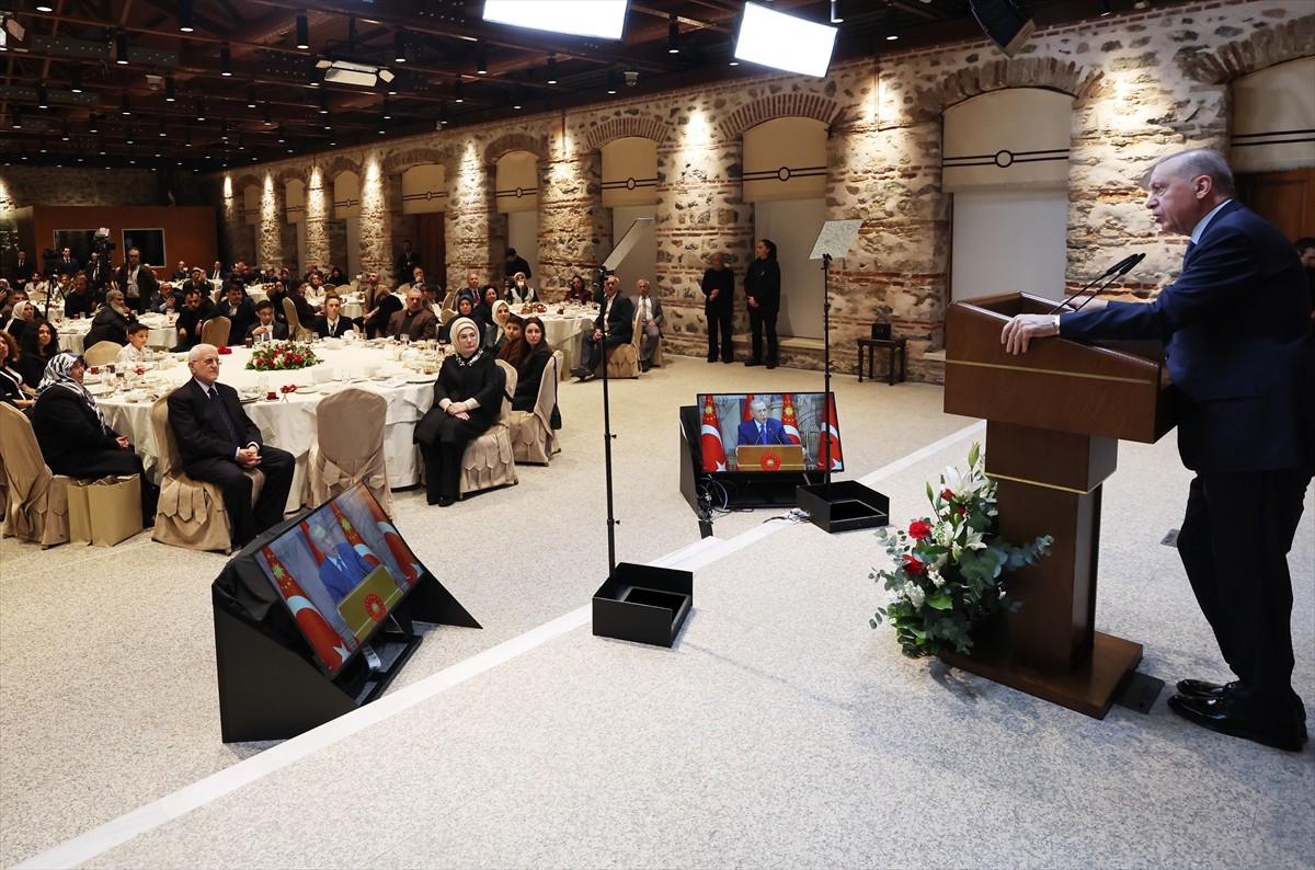 Cumhurbaşkanı Recep Tayyip Erdoğan ve eşi Emine Erdoğan, Dolmabahçe Çalışma Ofisi'nde şehit...