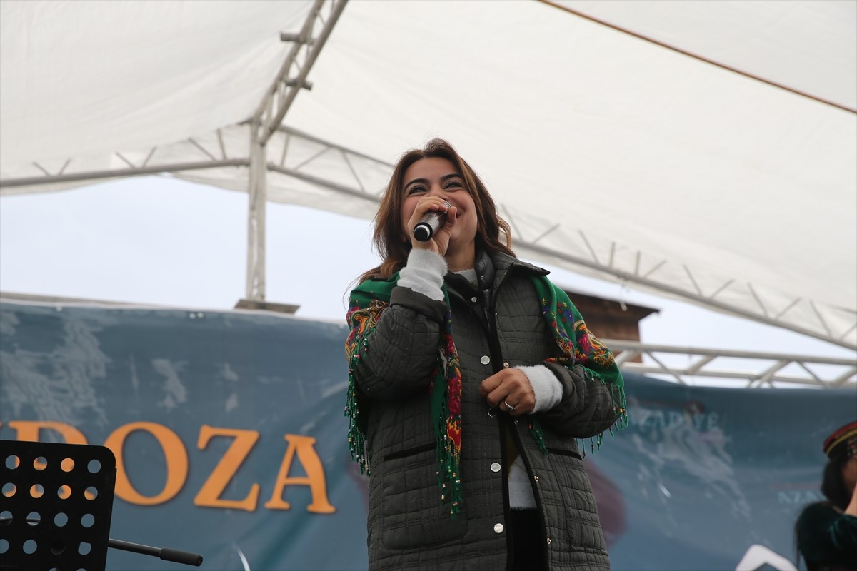 DEM Parti Grup Başkanvekili Gülüstan Kılıç Koçyiğit, Kars'ta düzenlenen nevruz kutlamasına...