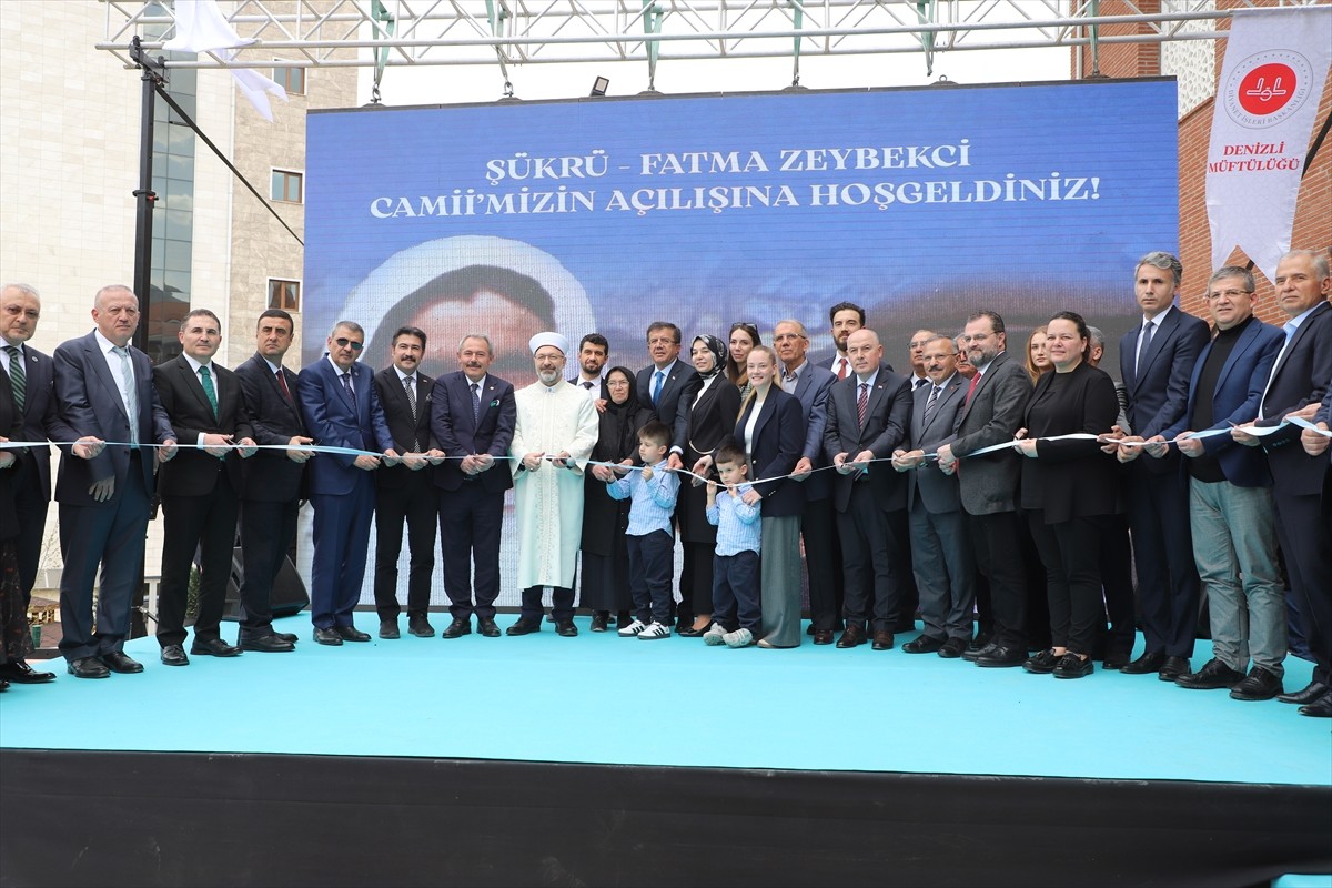 Diyanet İşleri Başkanı Ali Erbaş, Denizli'de AK Parti Genel Başkan Yardımcısı Nihat Zeybekci...